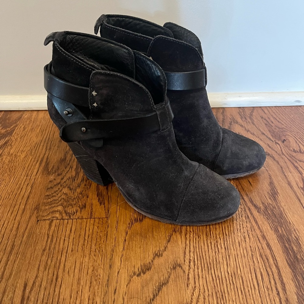 Rag & Bone Black Suede Booties 6.5 (fits like 6) comfy and perfect condition!!